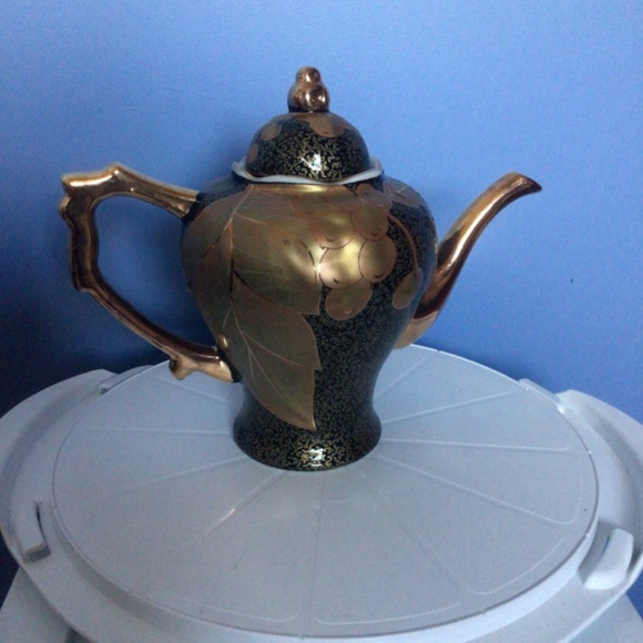 Vintage Art Nouveau style Coffee Teapot - Picture 3 of 10